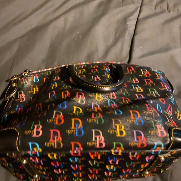 Dooney and Bourke purse - Picture 5 of 5